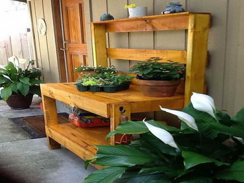 DIY Rustic Potting Bench