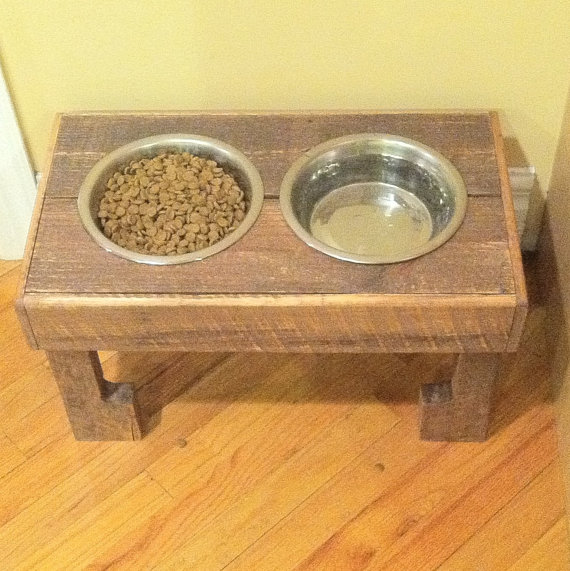 DIY Rustic Pallet Bowl Stand