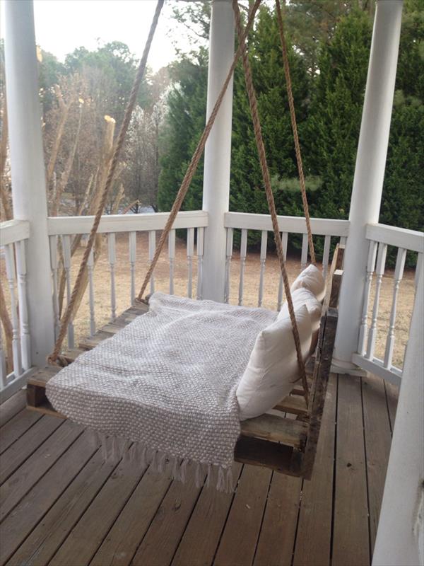 Do It Yourself Pallet Porch Swing