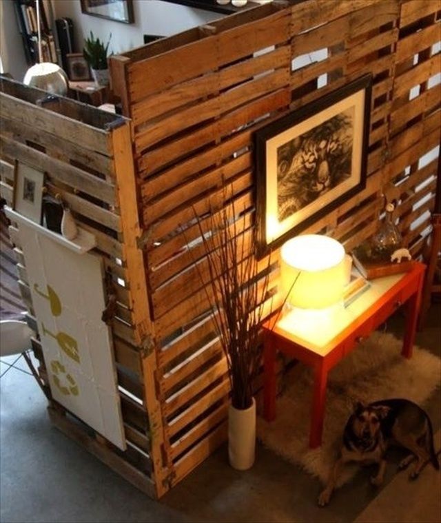 DIY Pallet Room Dividers