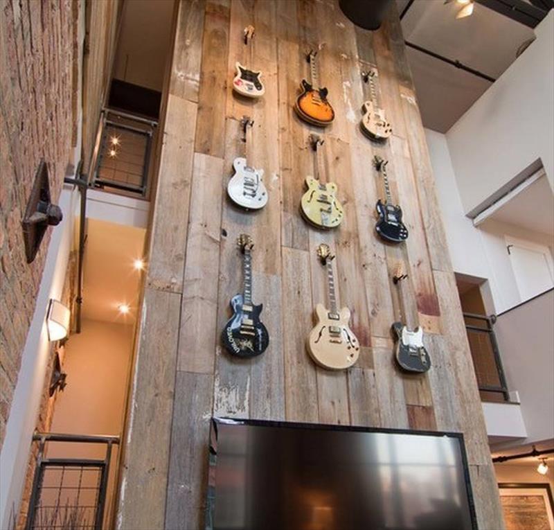 Incredible Pallet Guitar Stands