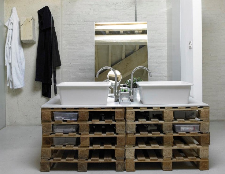 DIY Unique Pallet Bathroom Project