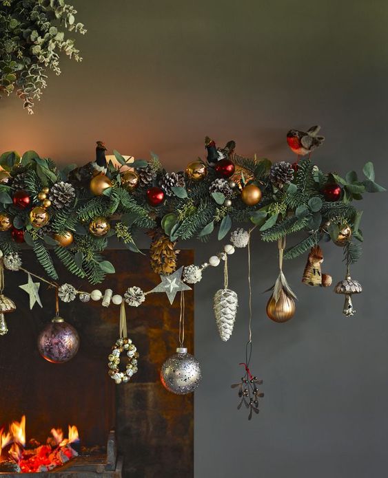 TOP 10 CHRISTMAS DECORATING IDEAS