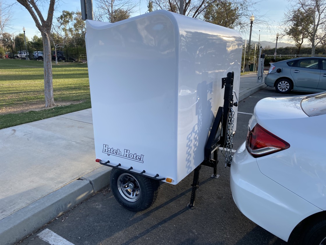 Tiny Telescoping Hitch Hotel camper has now its own Trailer Wheels