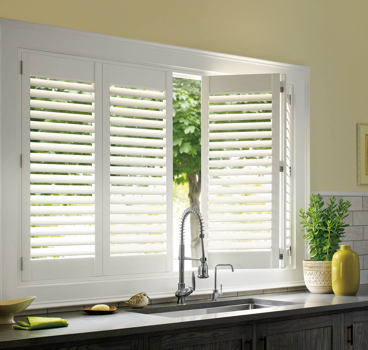 4 Things To Know Before Buying Plantation Shutters