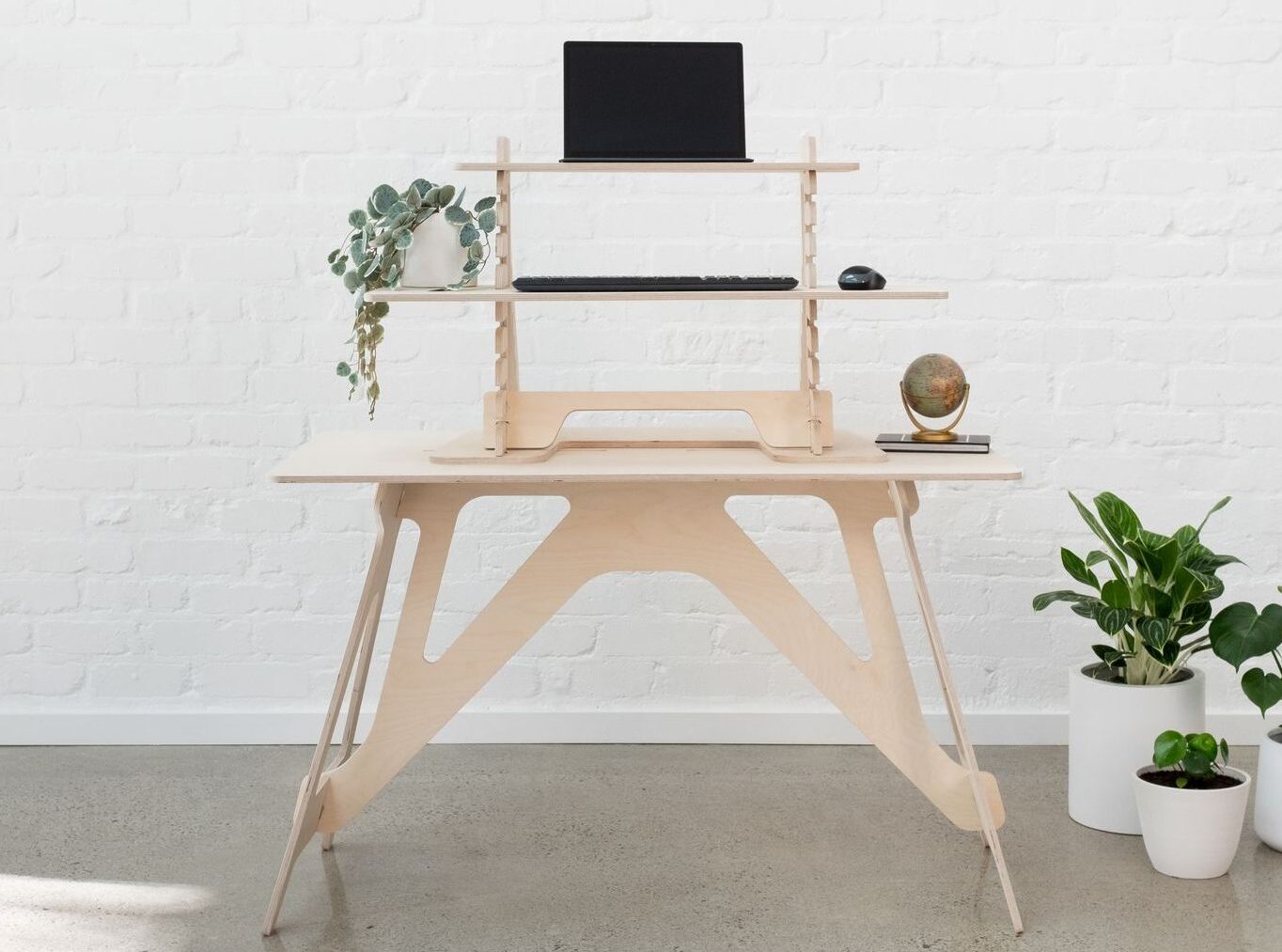 How to Choose the Right Stand-Up Desks in 2021?