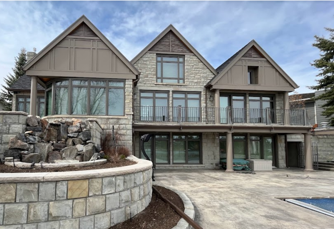 Veneer Stone vs. Natural Stone: Pros and Cons